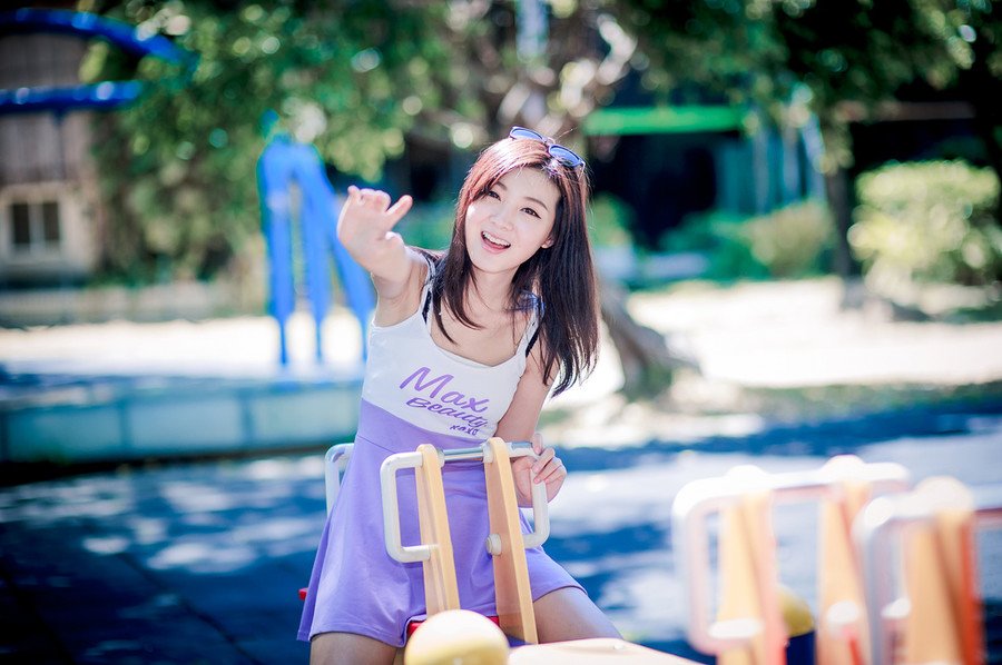 戏，这么演，叫戏，那么演，也叫戏，这一场下了，那一场上来，看戏的，是自己，上台的，也是自己。你是自由的，你有权利以自己的方式表达自己的路。他人喜不喜欢你走出来的路，不是你的事情，因为，毕竟，你没有强迫任何人。